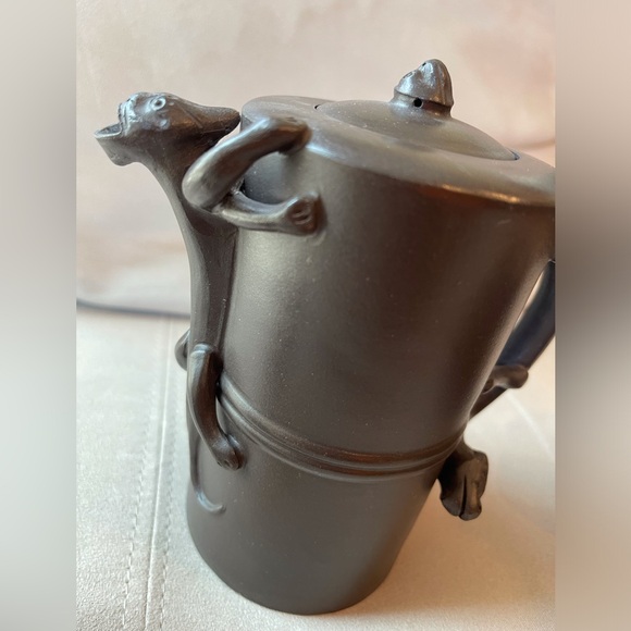 Clay Chinese Yixing Lizard Dragon Teapot with teacups - Picture 4 of 7